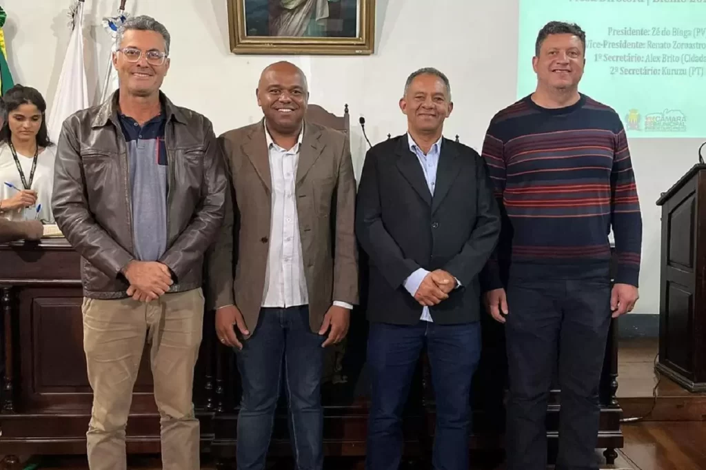 Wandeley Juruzu, Alex Brito, Zé do Binga e Renato Zoroastro, após a eleição para Presidente da Câmara de Ouro Preto