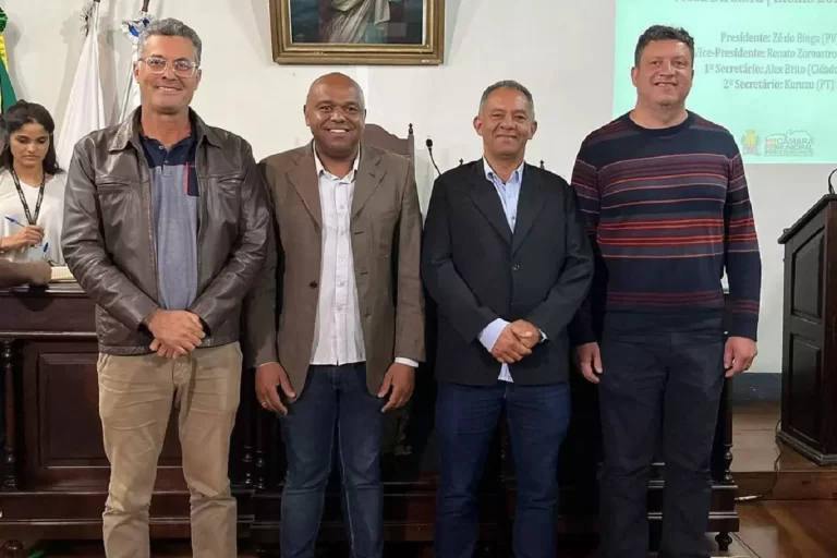 Wandeley Juruzu, Alex Brito, Zé do Binga e Renato Zoroastro, após a eleição para Presidente da Câmara de Ouro Preto