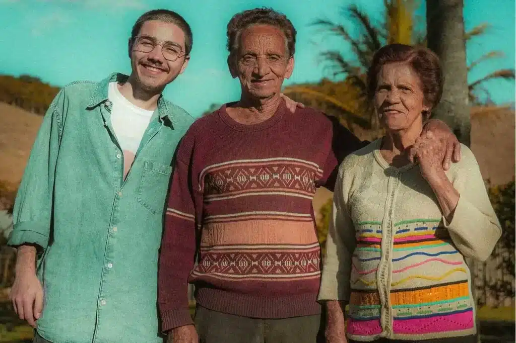 Anthony com seus avós no dia da gravação do curta"É assim que o fim se torna início", vencedor do FEstival de Cinema da Bélgica