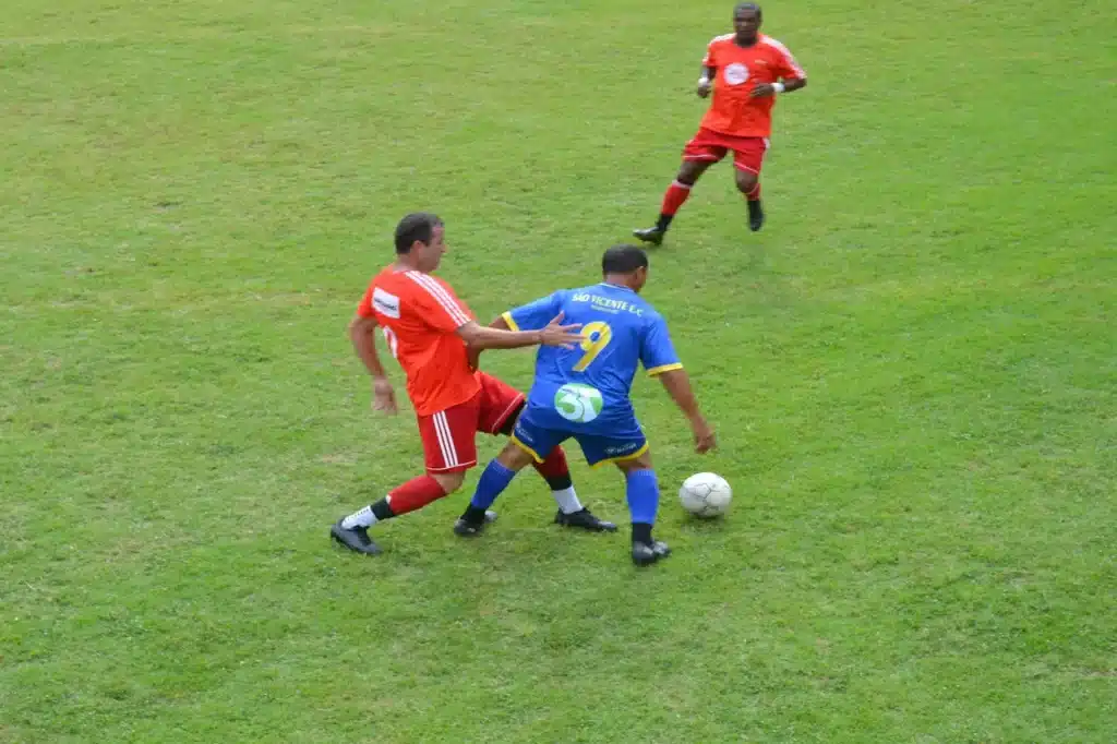 Definição dos classificados para a semifinal da Copa Leo de Veteranos teve partidas acirradas e com muitos gols