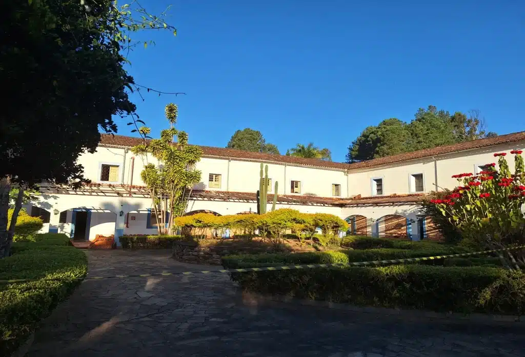 Fachada lateral do antigo Colégio Dom Bosco, em Cachoeira do Campo