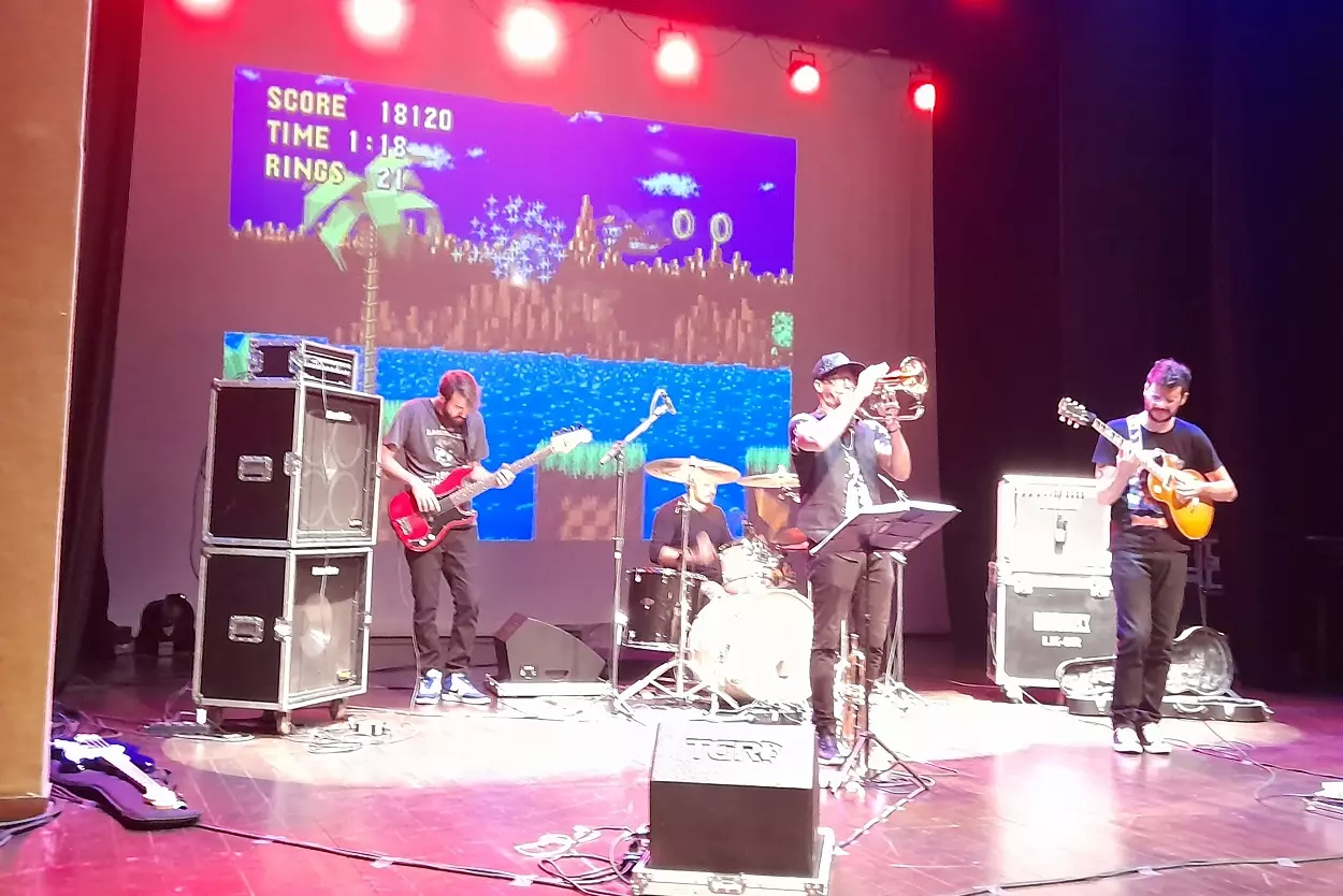 A banda Abreu Project apresentou um sohw composto por músicas de trilhas sonoras de games na abertura do Valin Week Pocket