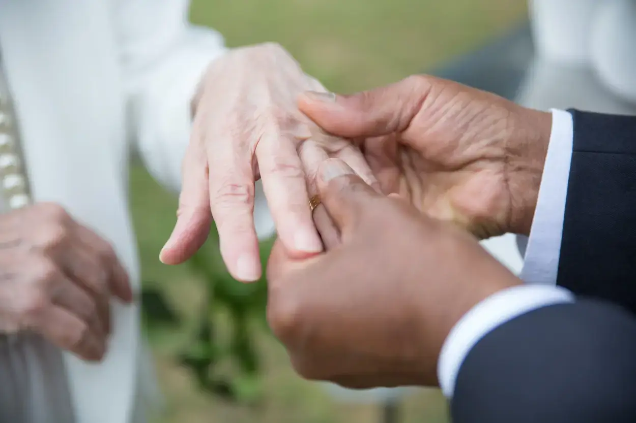 Casamento e uniões estáveis de idosos não precisam mais ser em regime de separação de bens