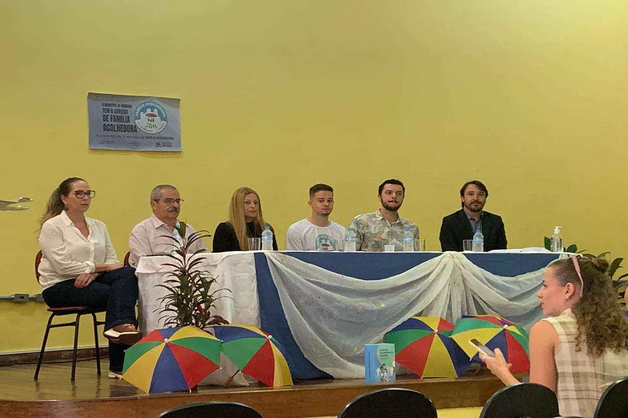 Autoridades marcaram presença na palestra comemorativa de aniversário do programa "Família Acolhedora"