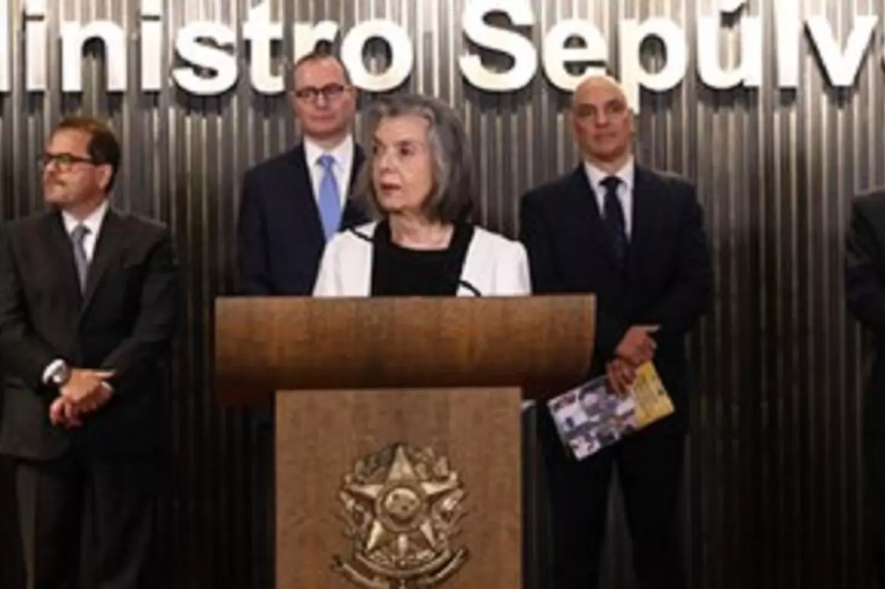 Ministra Cármen Lúcia, presidente do TSE, no lançamento da campanha de combate às mentiras nas eleições