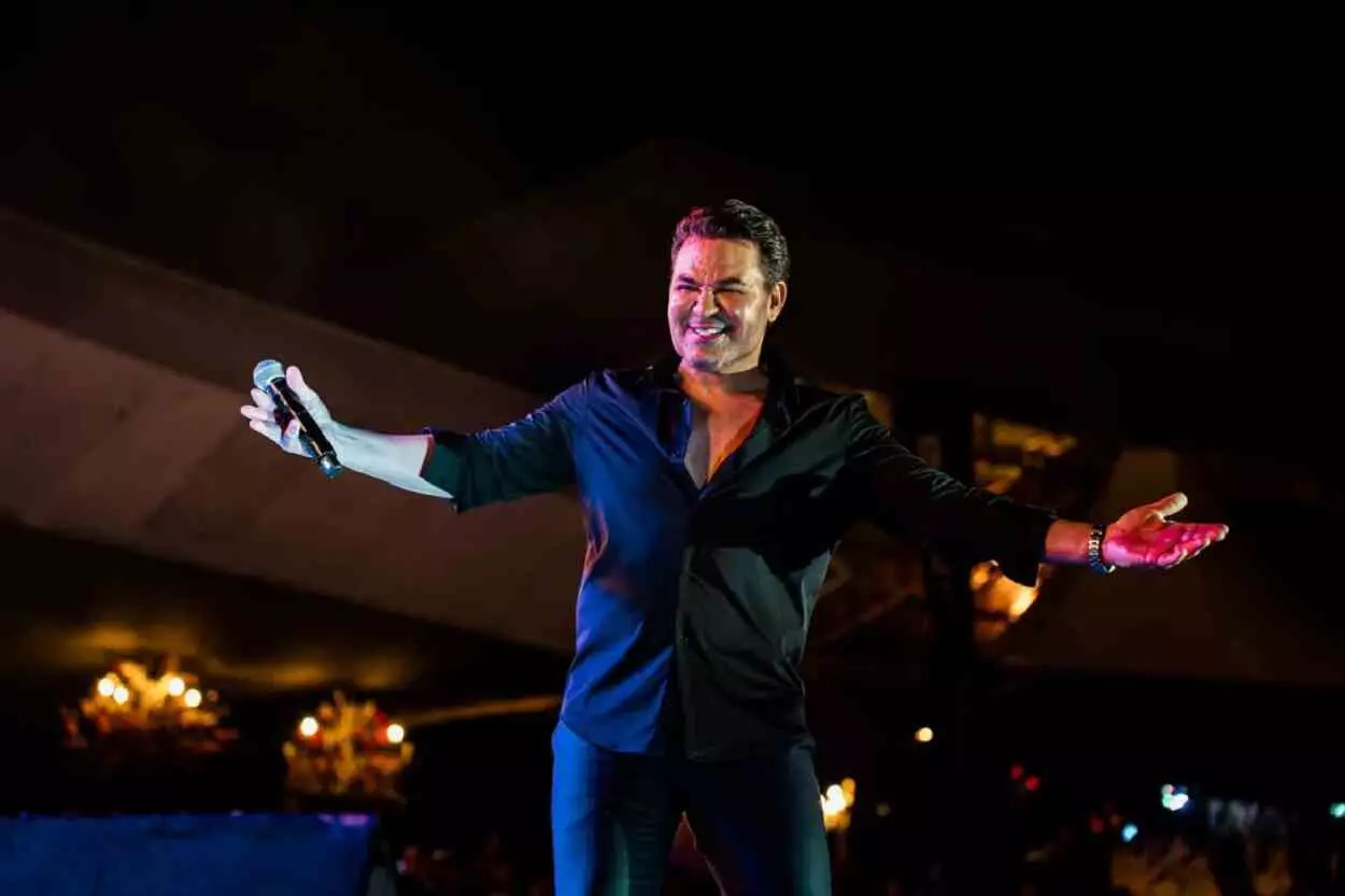 Campeão de contratações no período, Eduardo Costa fez show na 2ª edição do Arraiá da Cidade Alta, em Mariana